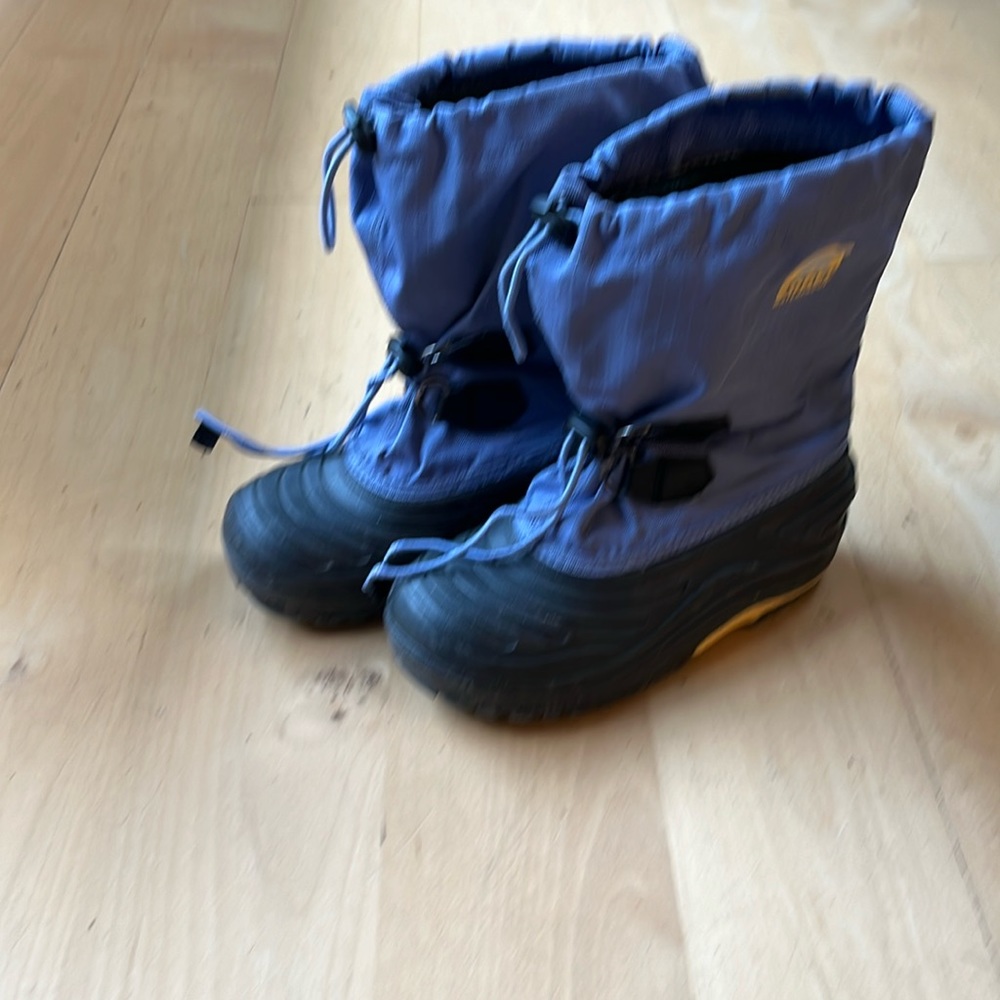 Sorrel snow boots size 3